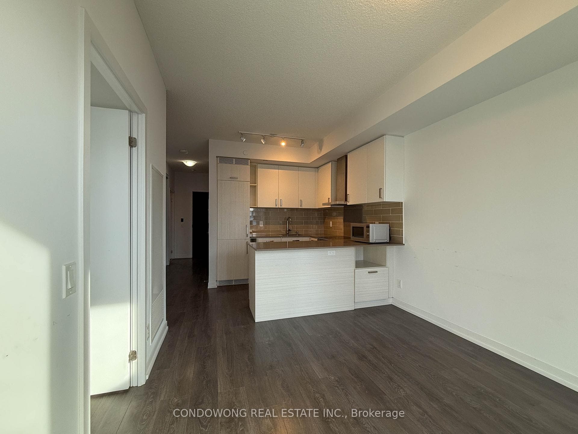 125 Redpath Avenue Unit 1907 photo 3