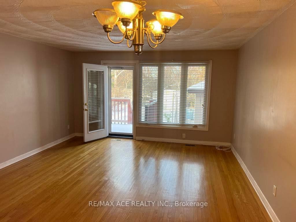 26 Oakridge Drive Unit Main photo 3