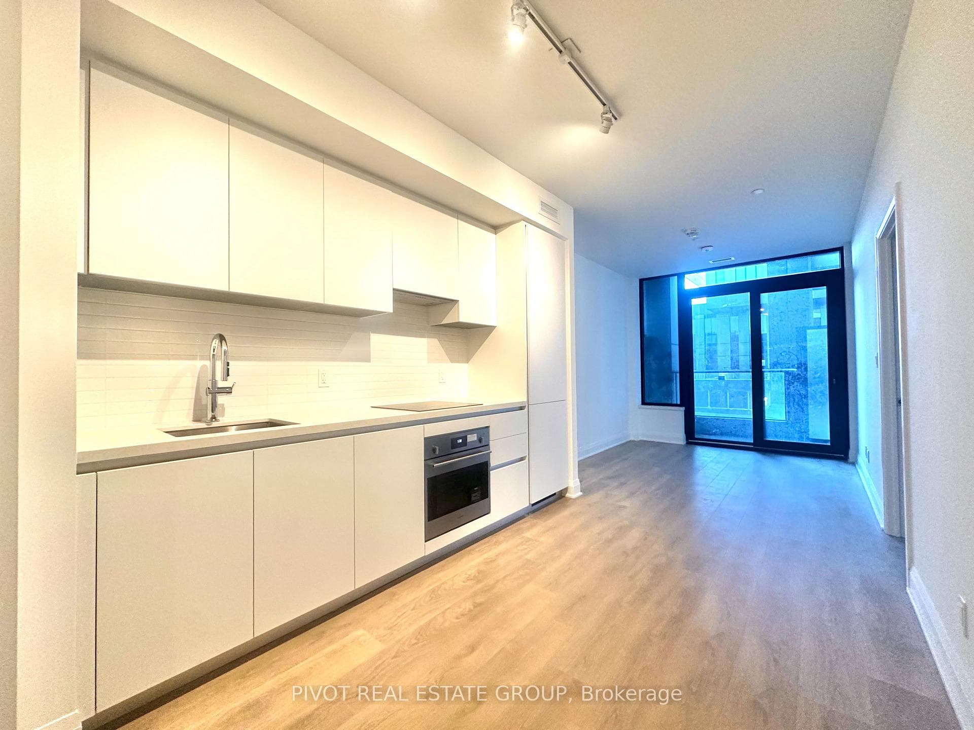 2 Erskine Road Unit 316 photo 1