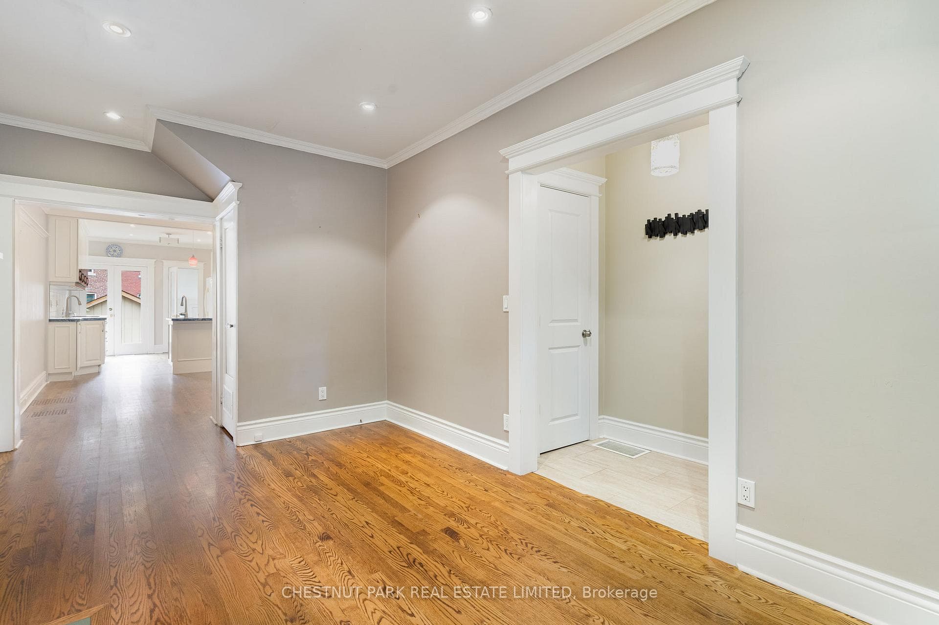 65 Vermont Avenue photo 4