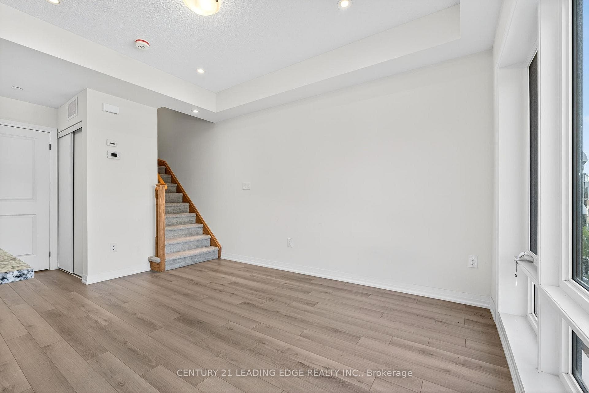 145 Tapscott Road Unit 32 photo 9