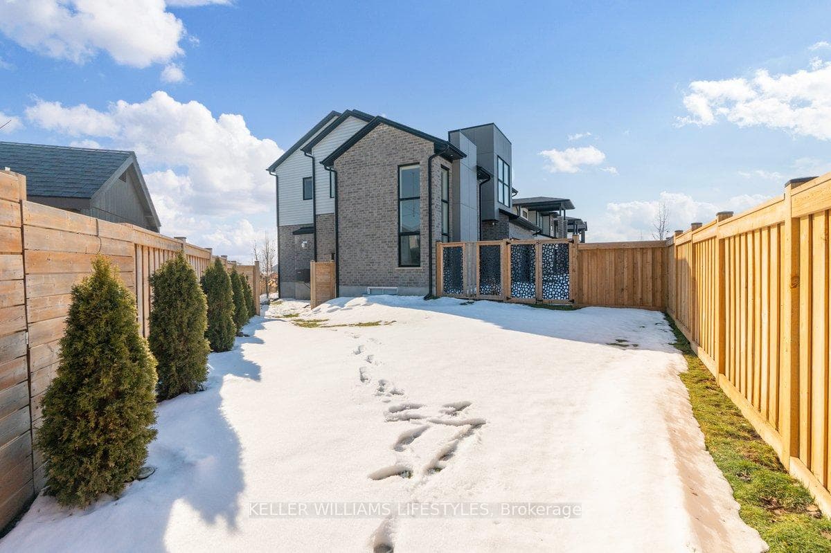 21 Locky Lane photo 38