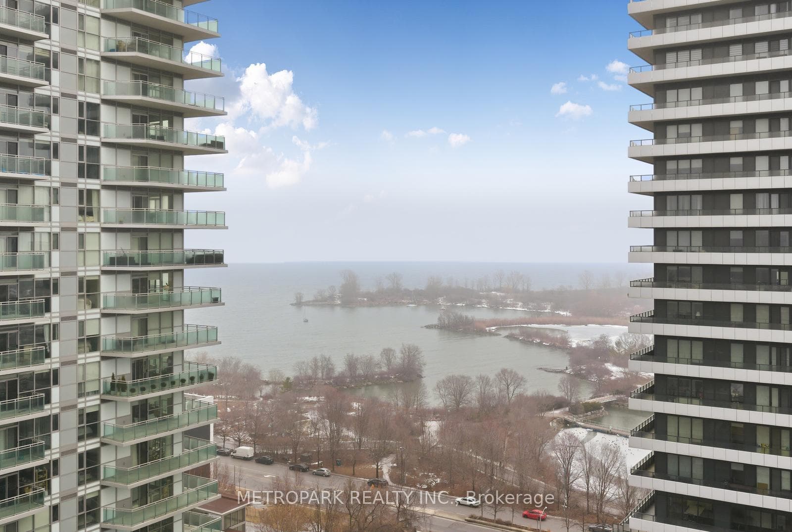 30 SHORE BREEZE Drive Unit 1414 photo 24