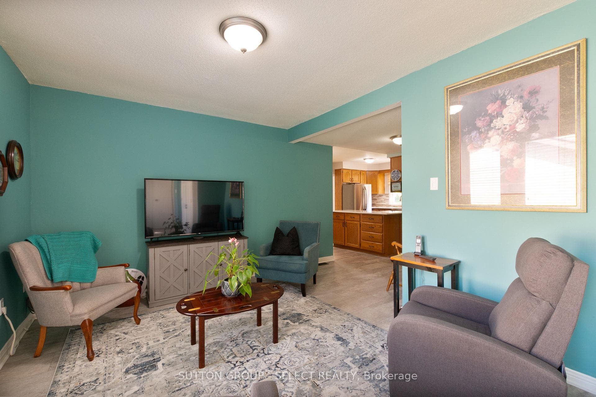 714 Springbank Drive photo 13