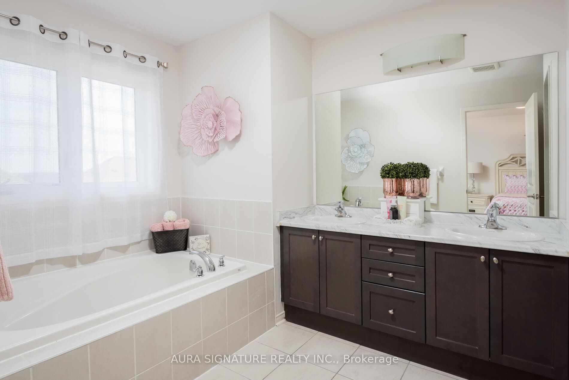 134 Fortis Crescent photo 18