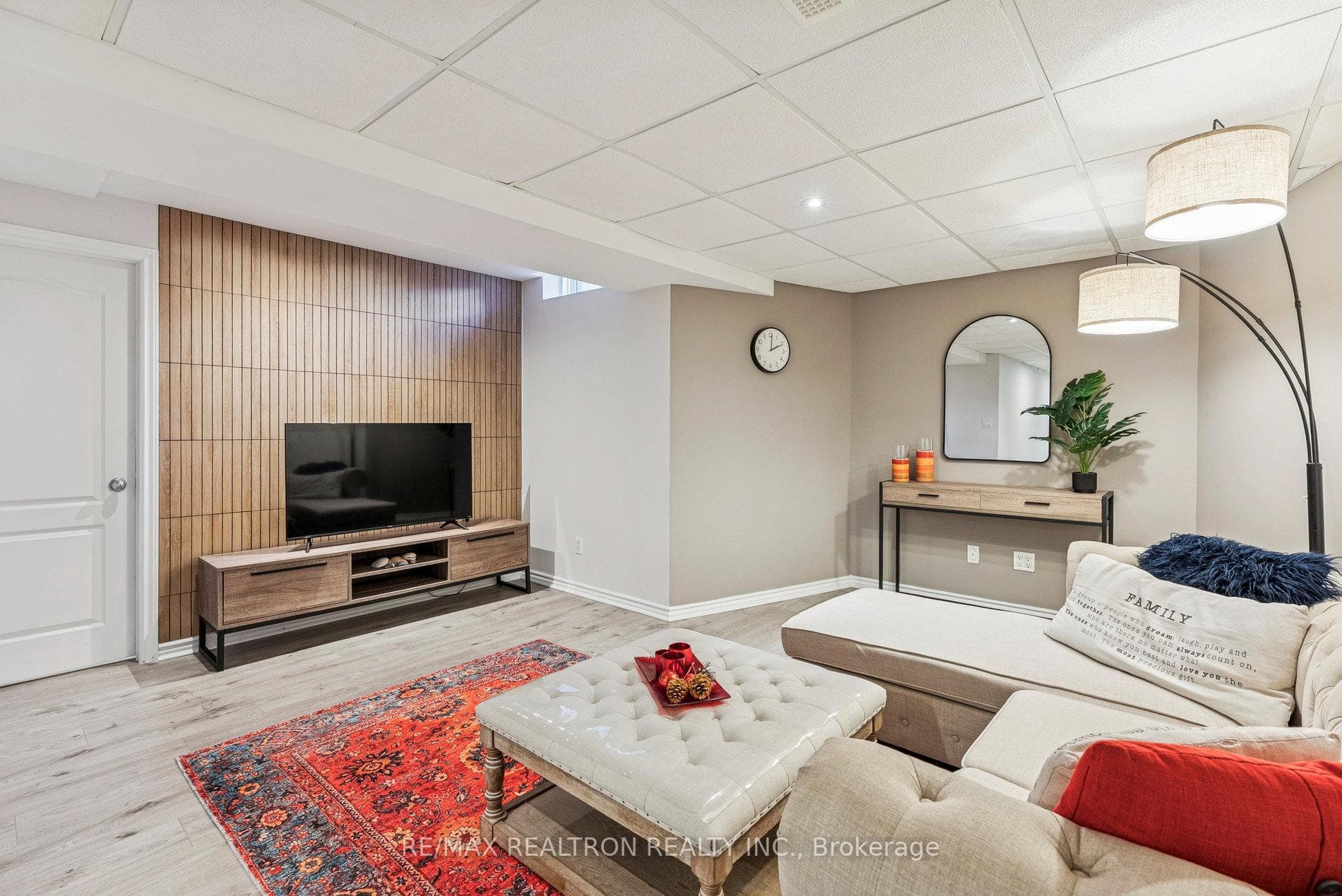 72 Saint Damian Avenue photo 43