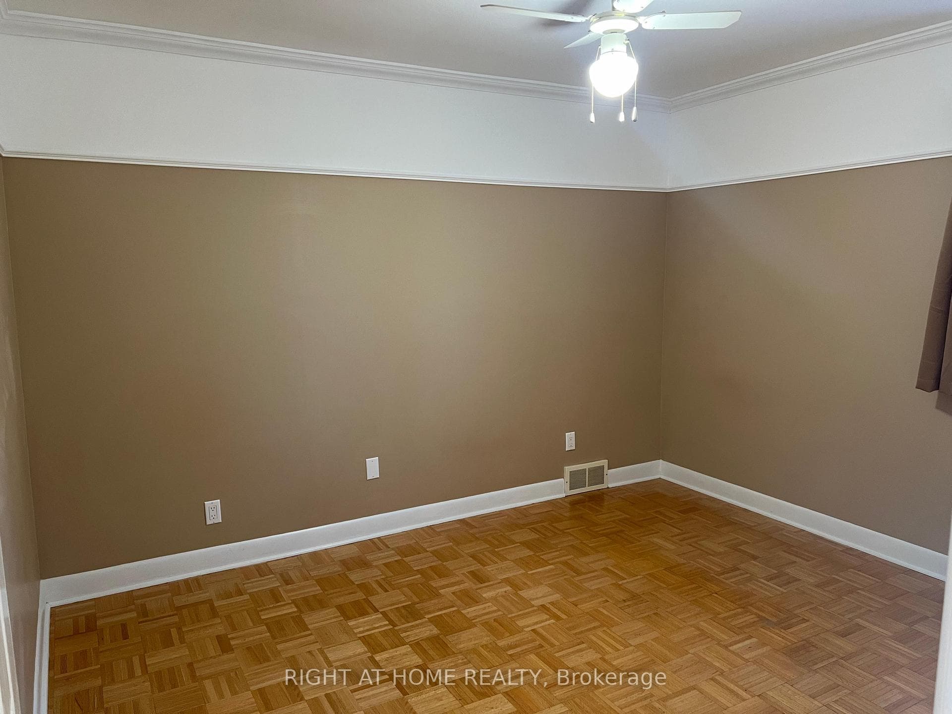 241 Chadburn Street photo 2