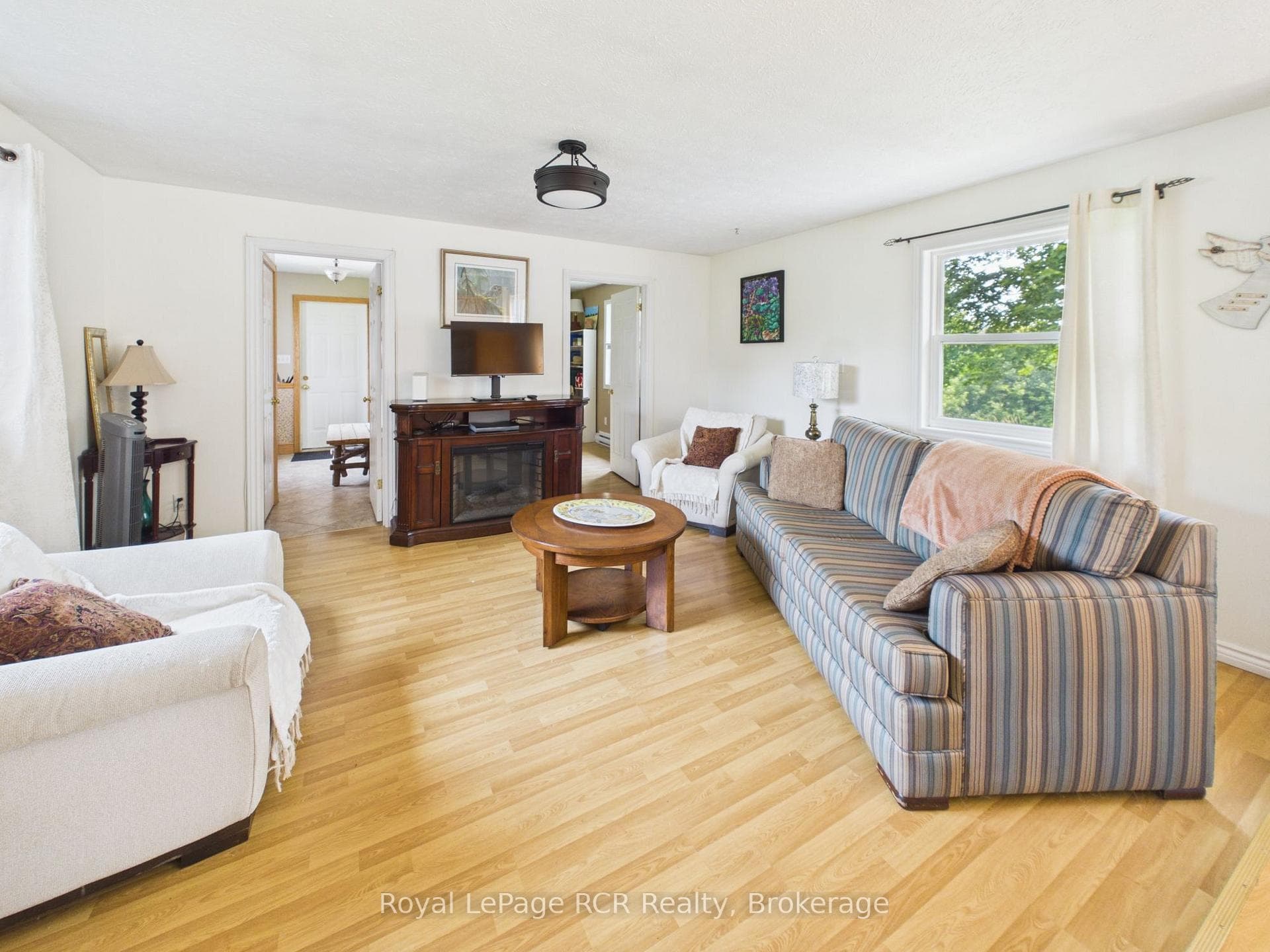 2055 Princess Street photo 10
