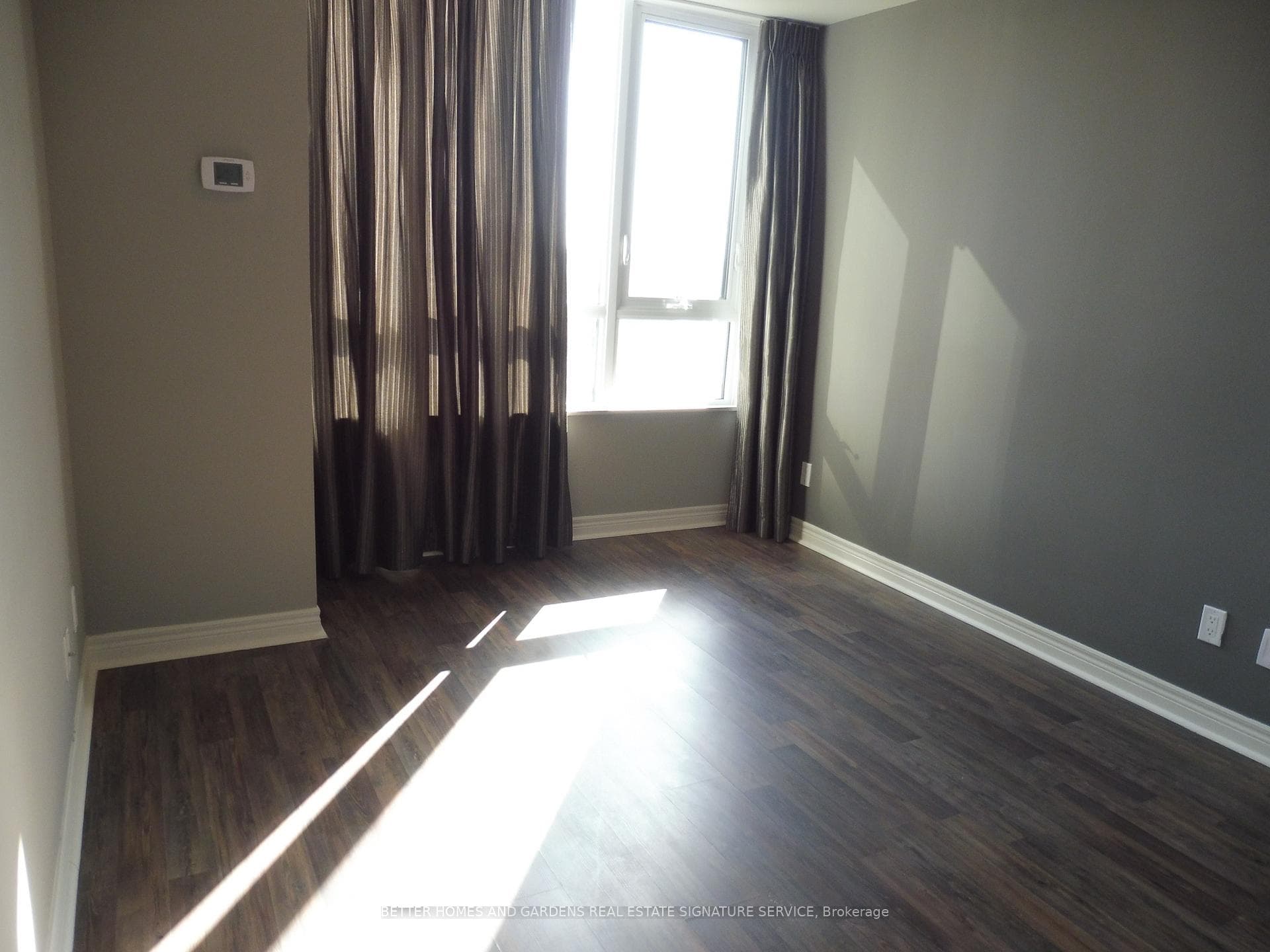 339 Rathburn Road Unit 907 photo 9