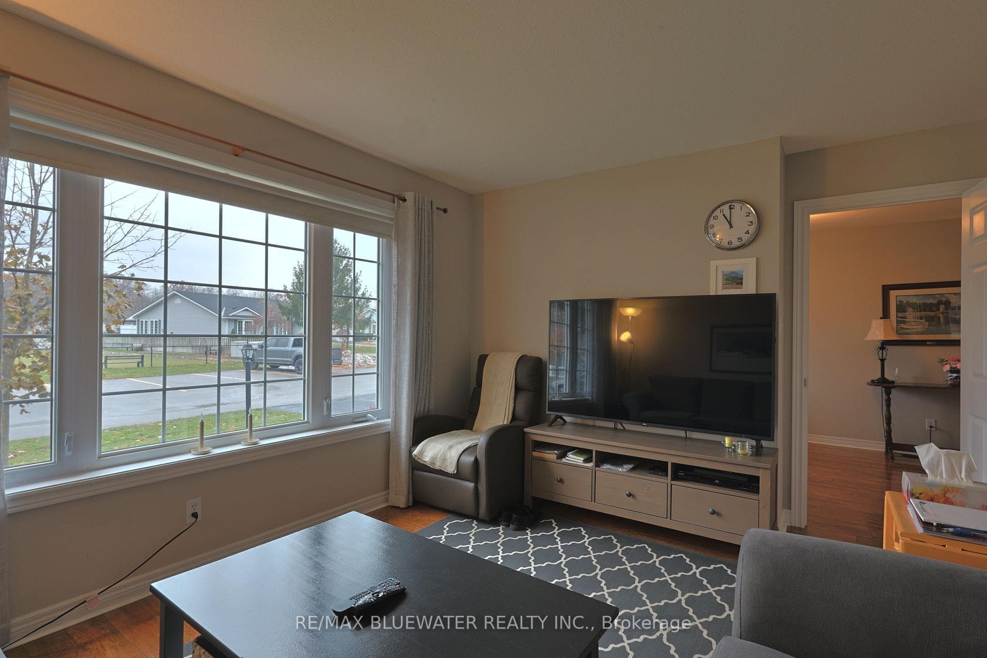 363 Shannon Boulevard photo 26