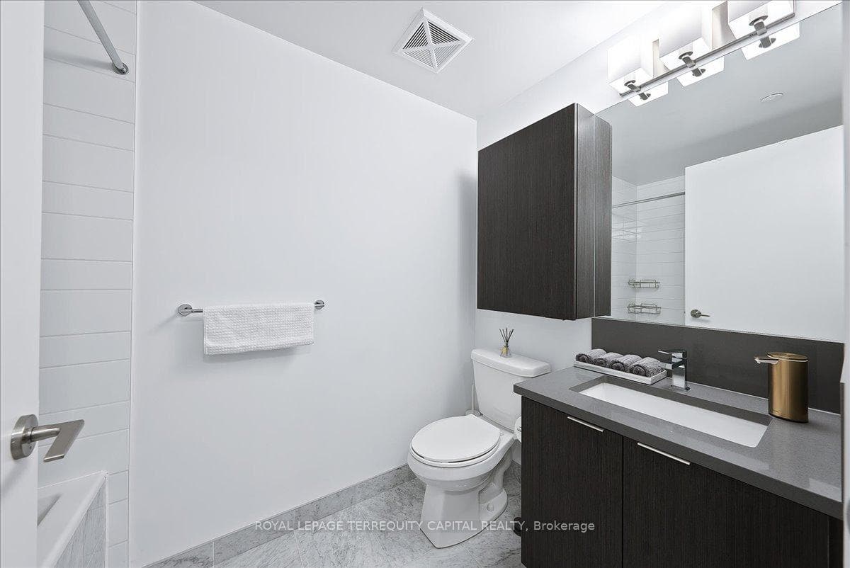 38 Iannuzzi Street Unit 2209 photo 8