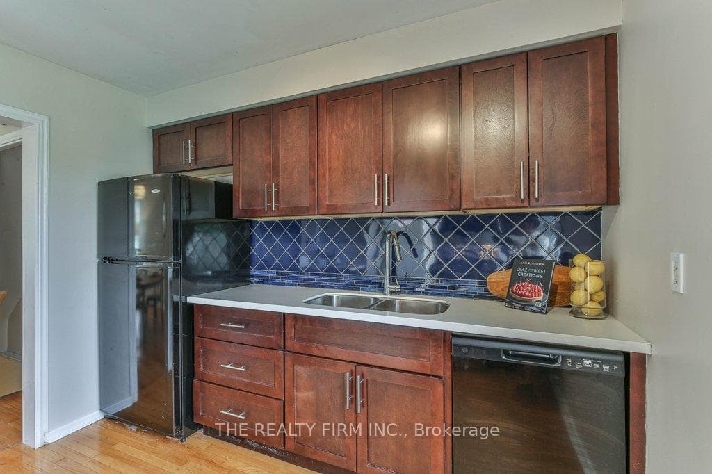 50 Guildwood Walk photo 9