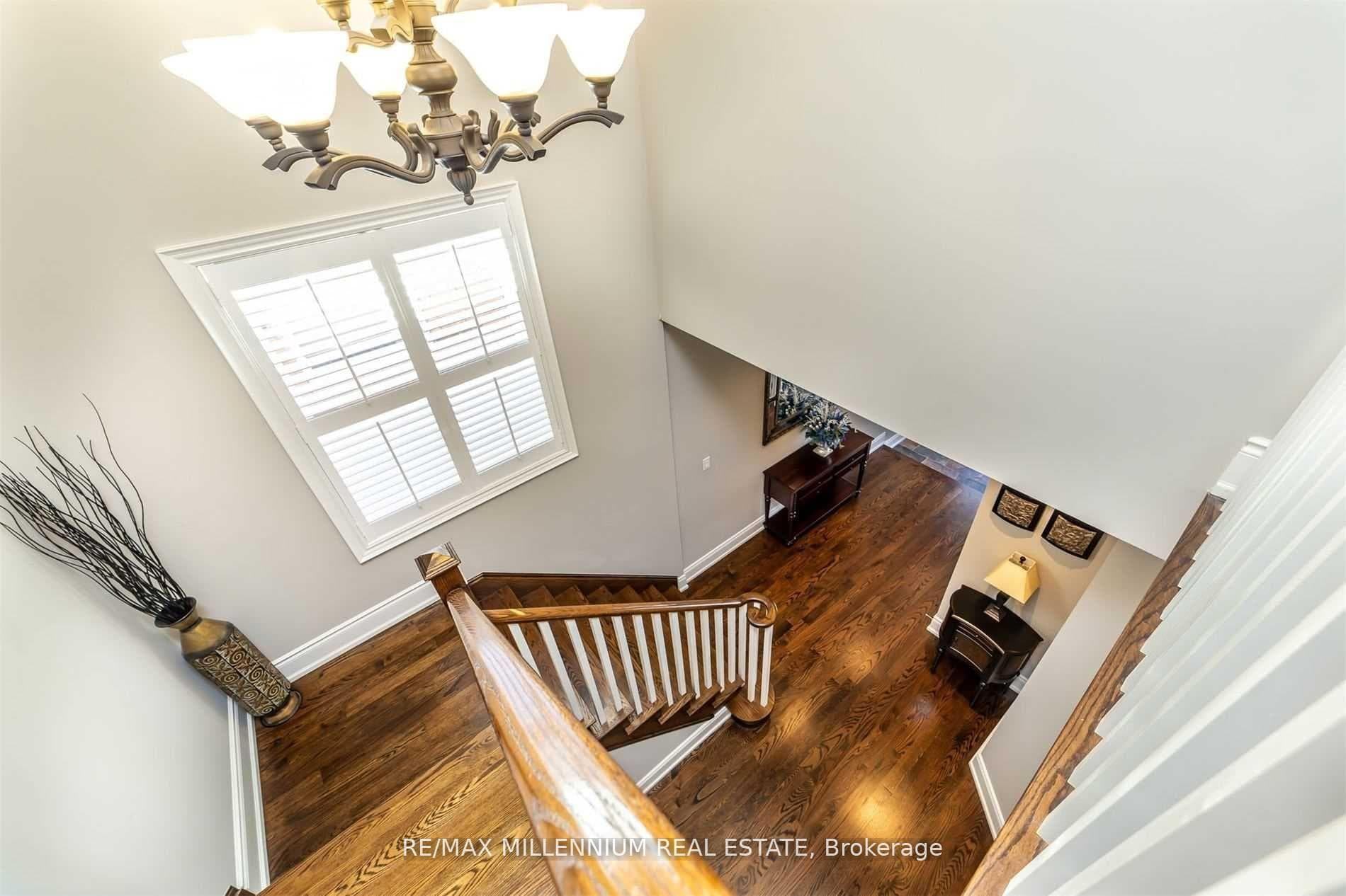 2098 Tovell Drive photo 12