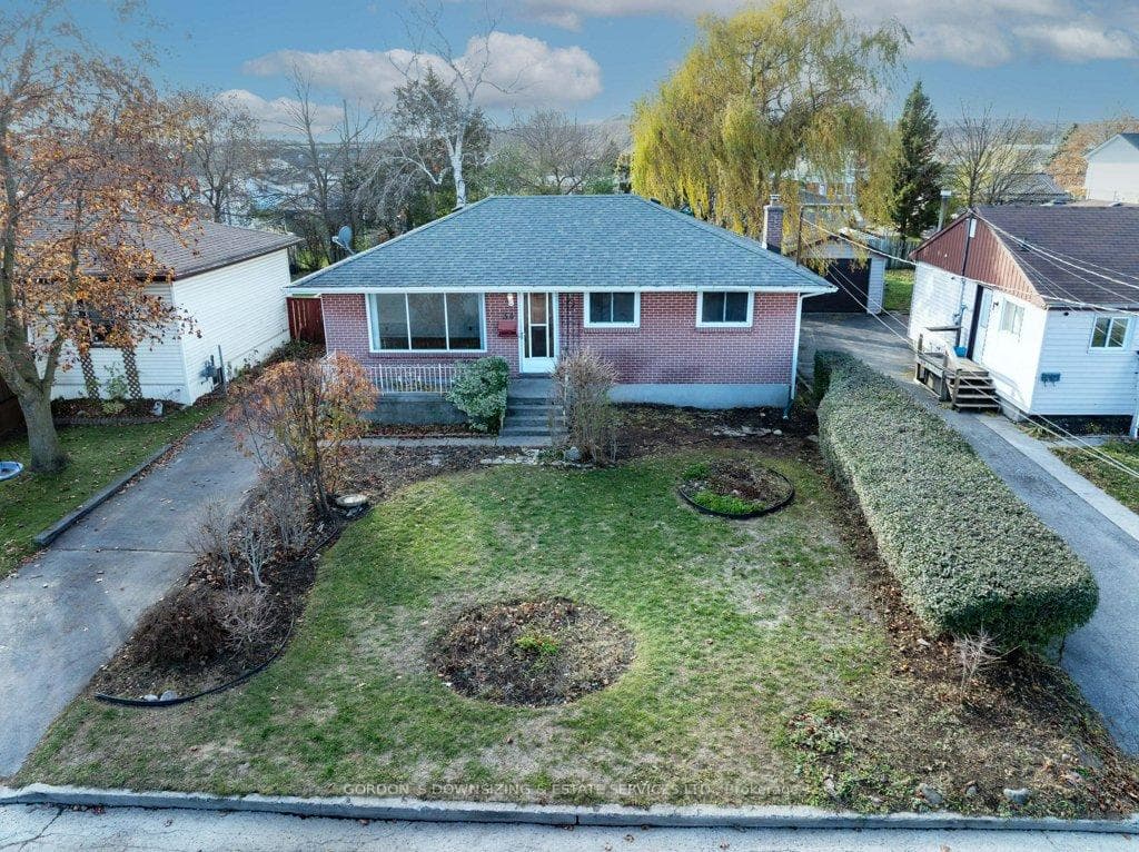 34 Elizabeth Avenue photo 2