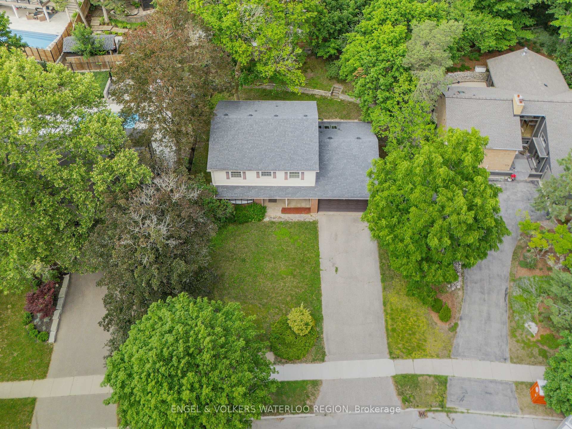 256 Shakespeare Drive photo 3