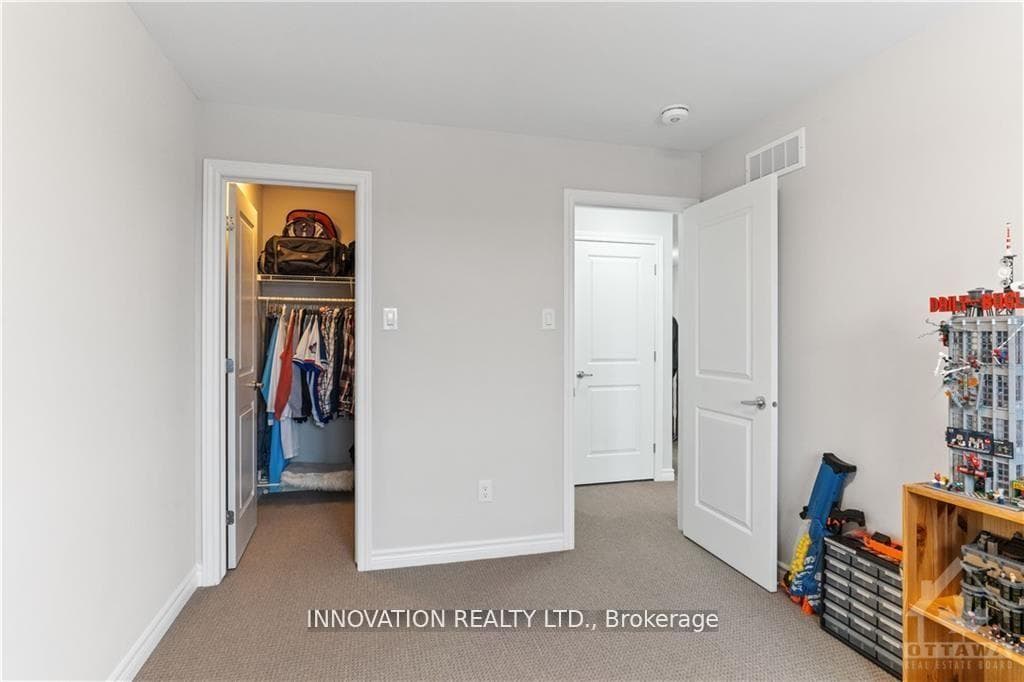 254 Munro Street photo 13