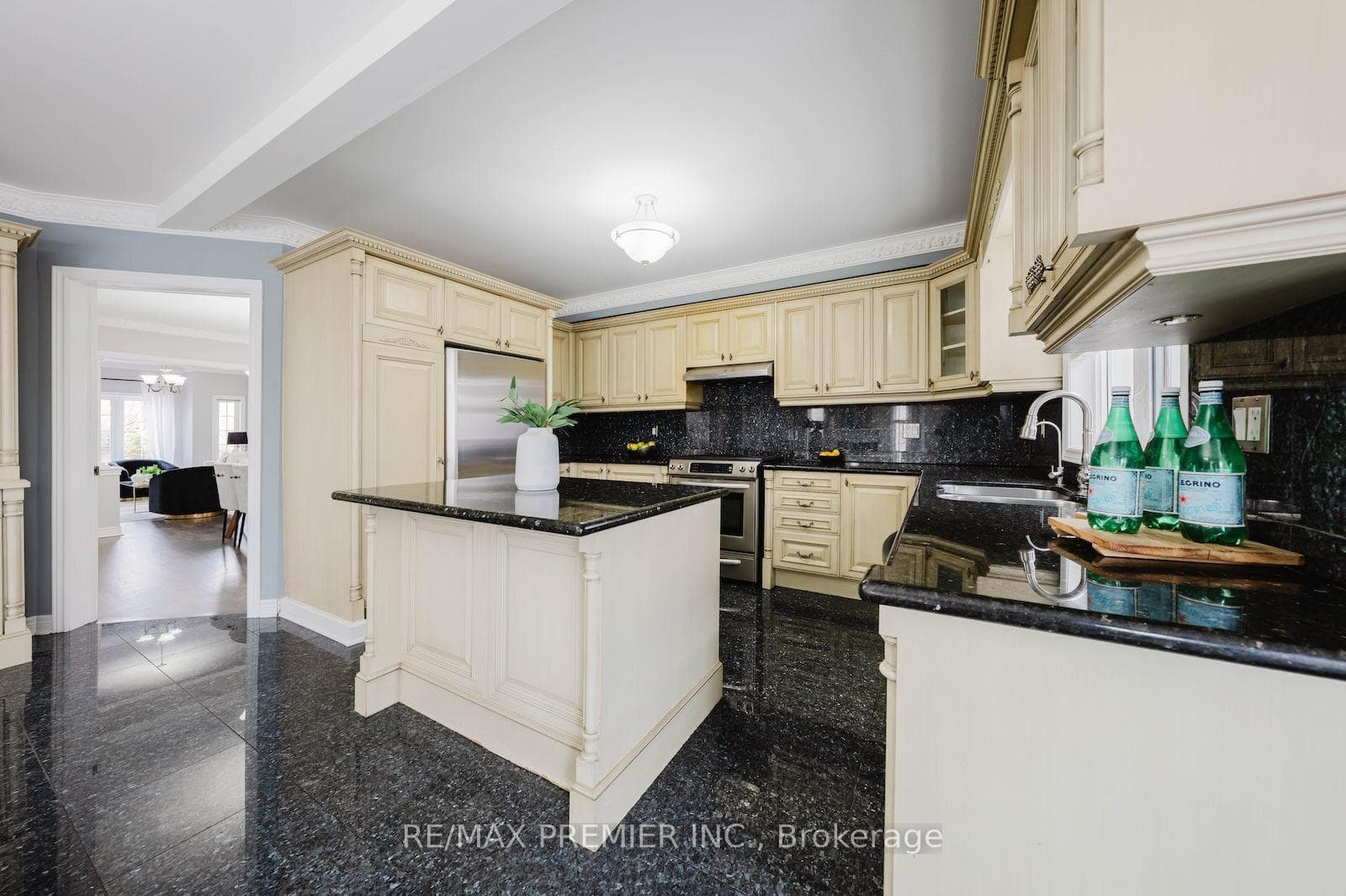 16 St Michele Place Unit Upper photo 13