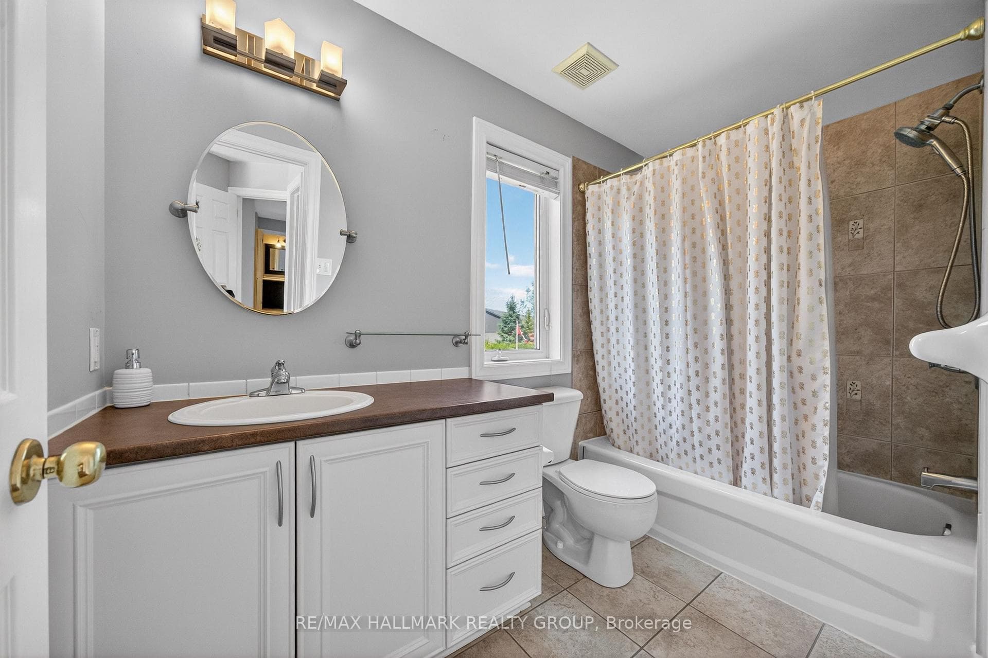 2030 Cherington Crescent photo 27