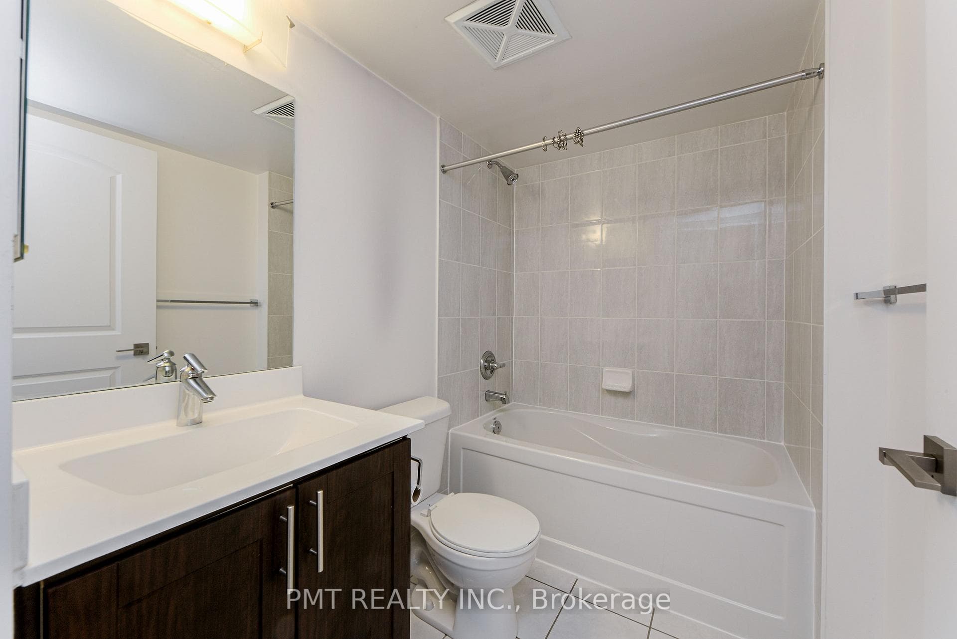 1 De Boers Drive Unit 319 photo 10