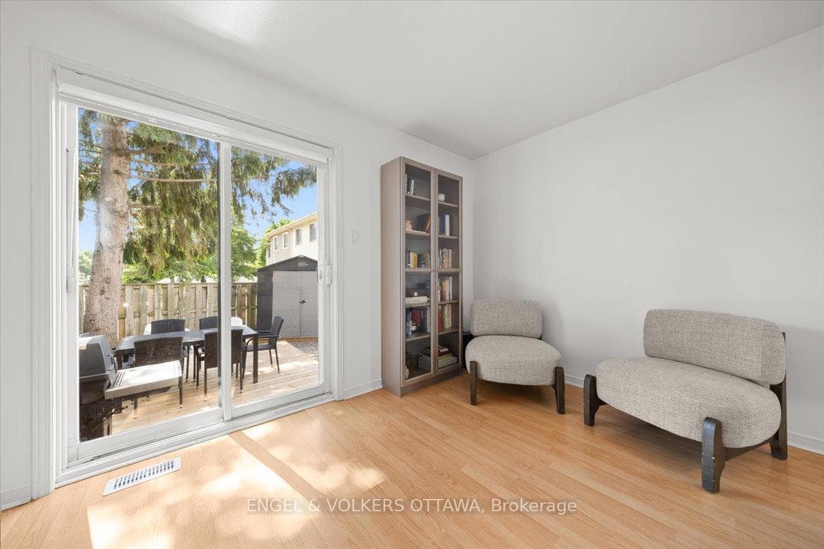 956 Cookshire Crescent Unit 54 photo 13