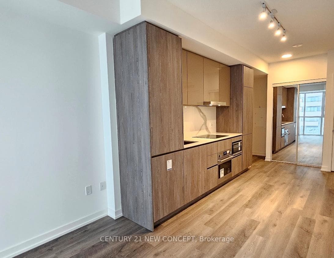 8 Interchange Way Unit #801 photo 21