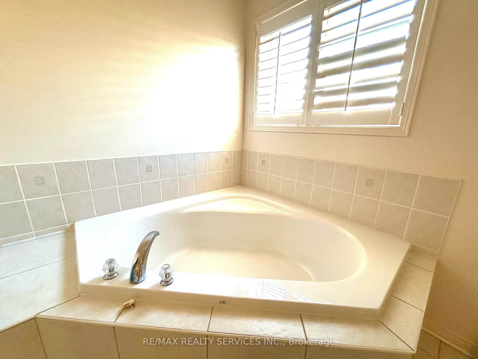 37 Abbotsbury Drive photo 20