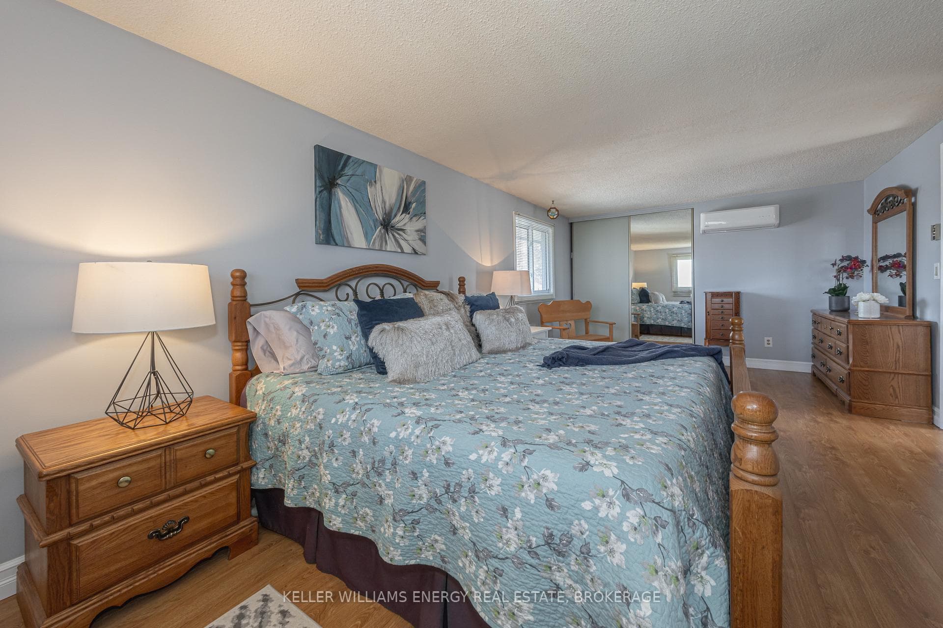528 Annandale Street photo 11