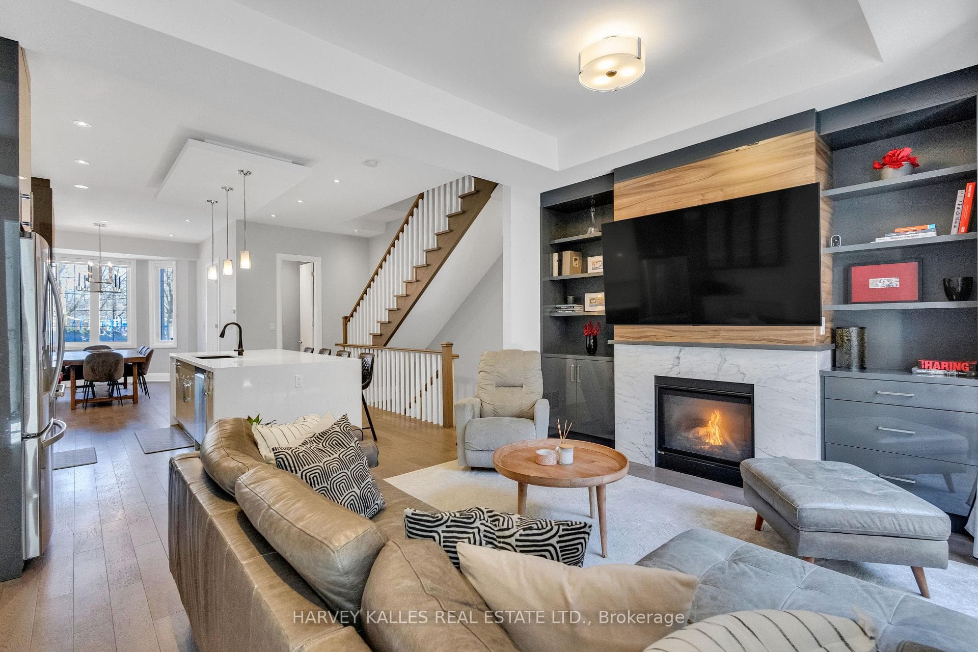 1256 Avenue Road photo 17