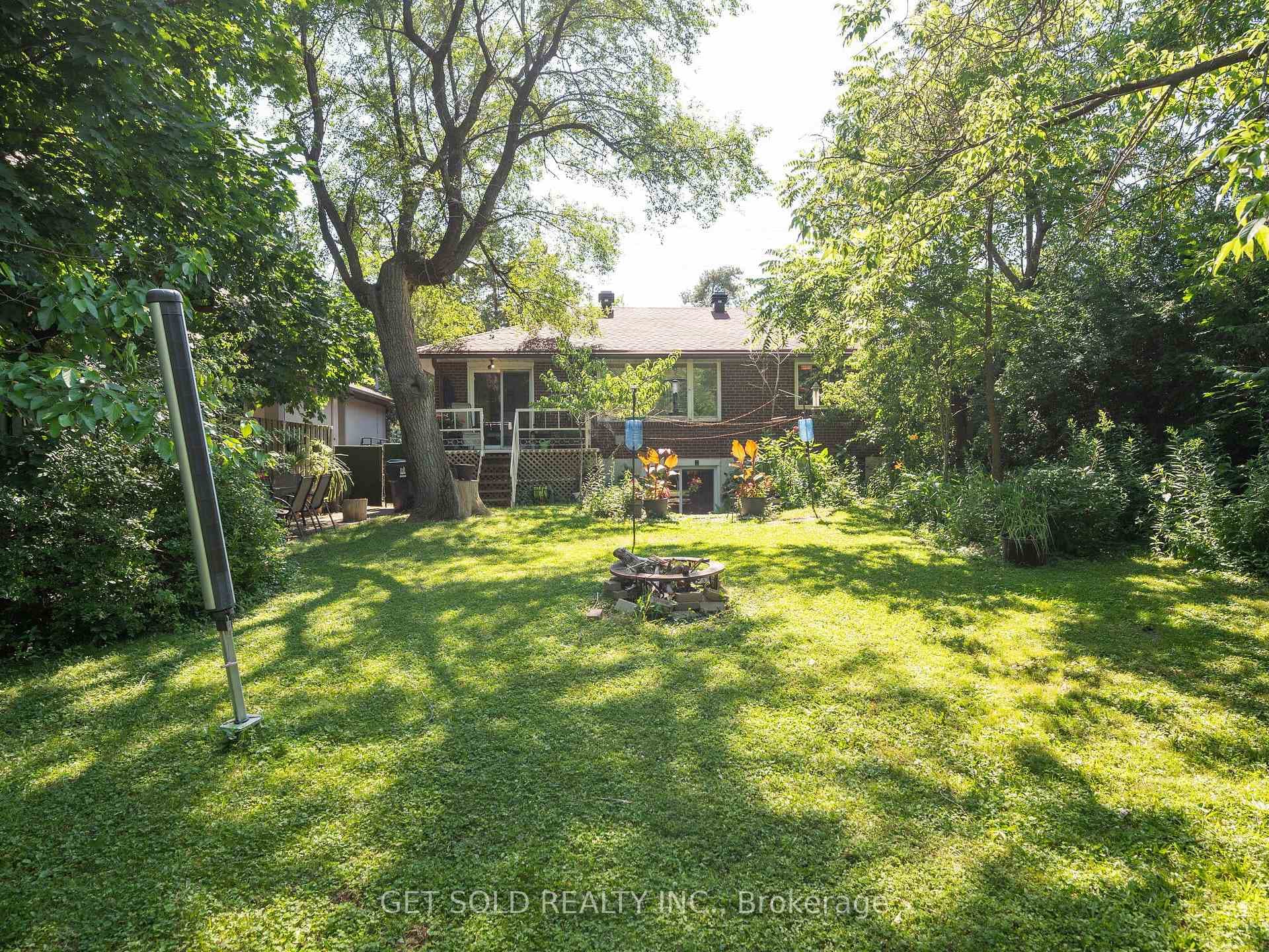 2469 Islington Avenue photo 36