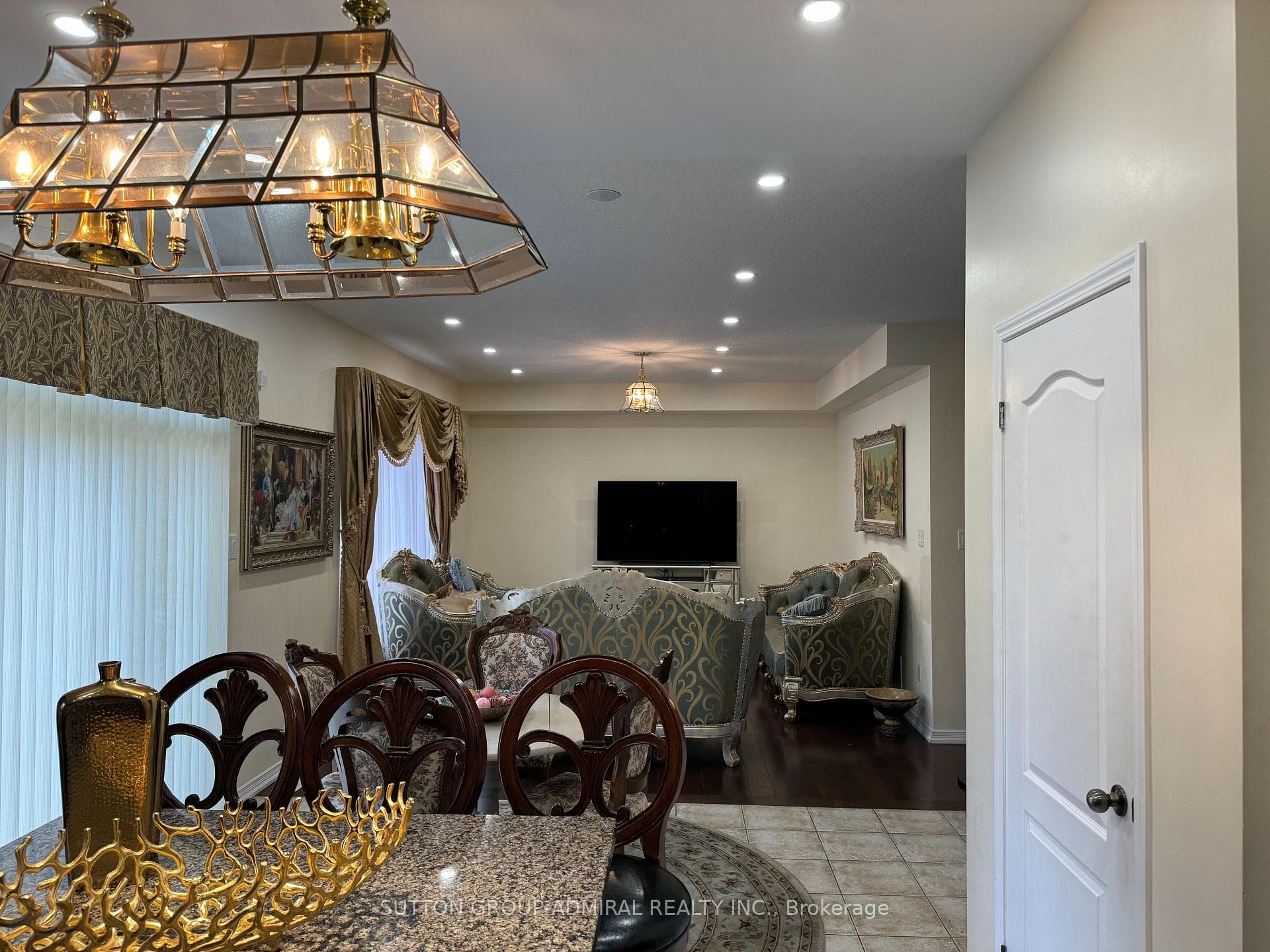 129 Whitwell Way photo 8