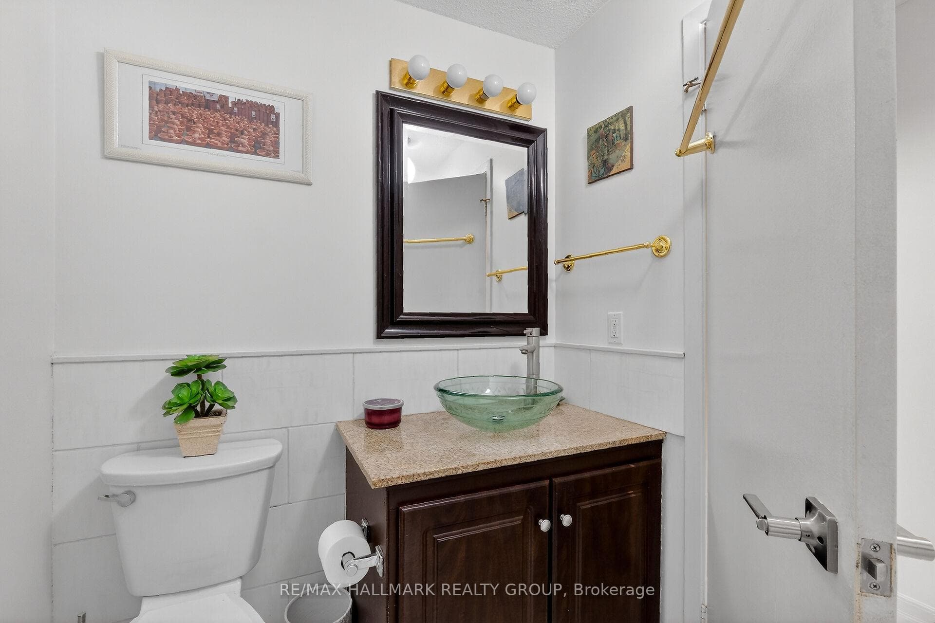 1111 Ambleside Drive Unit 13 photo 23