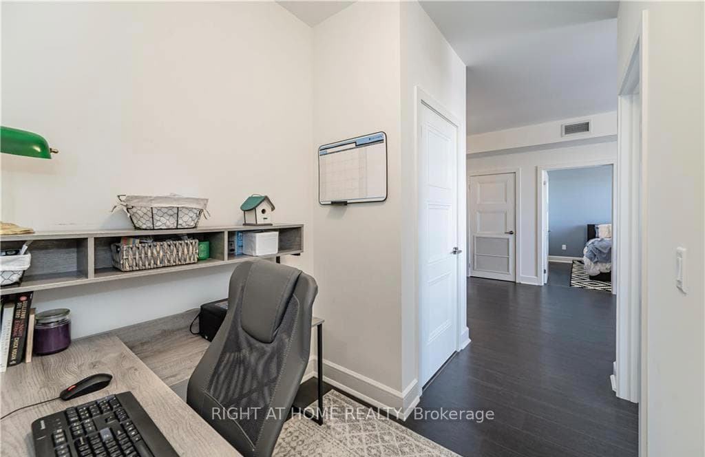 255 Northfield Drive Unit 606 photo 12