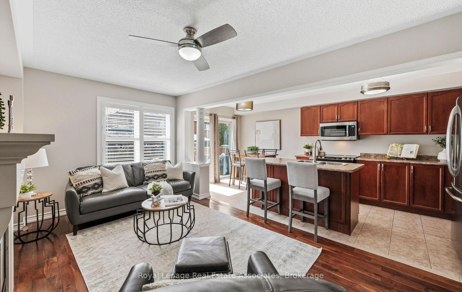 26 Snowberry Crescent photo 5