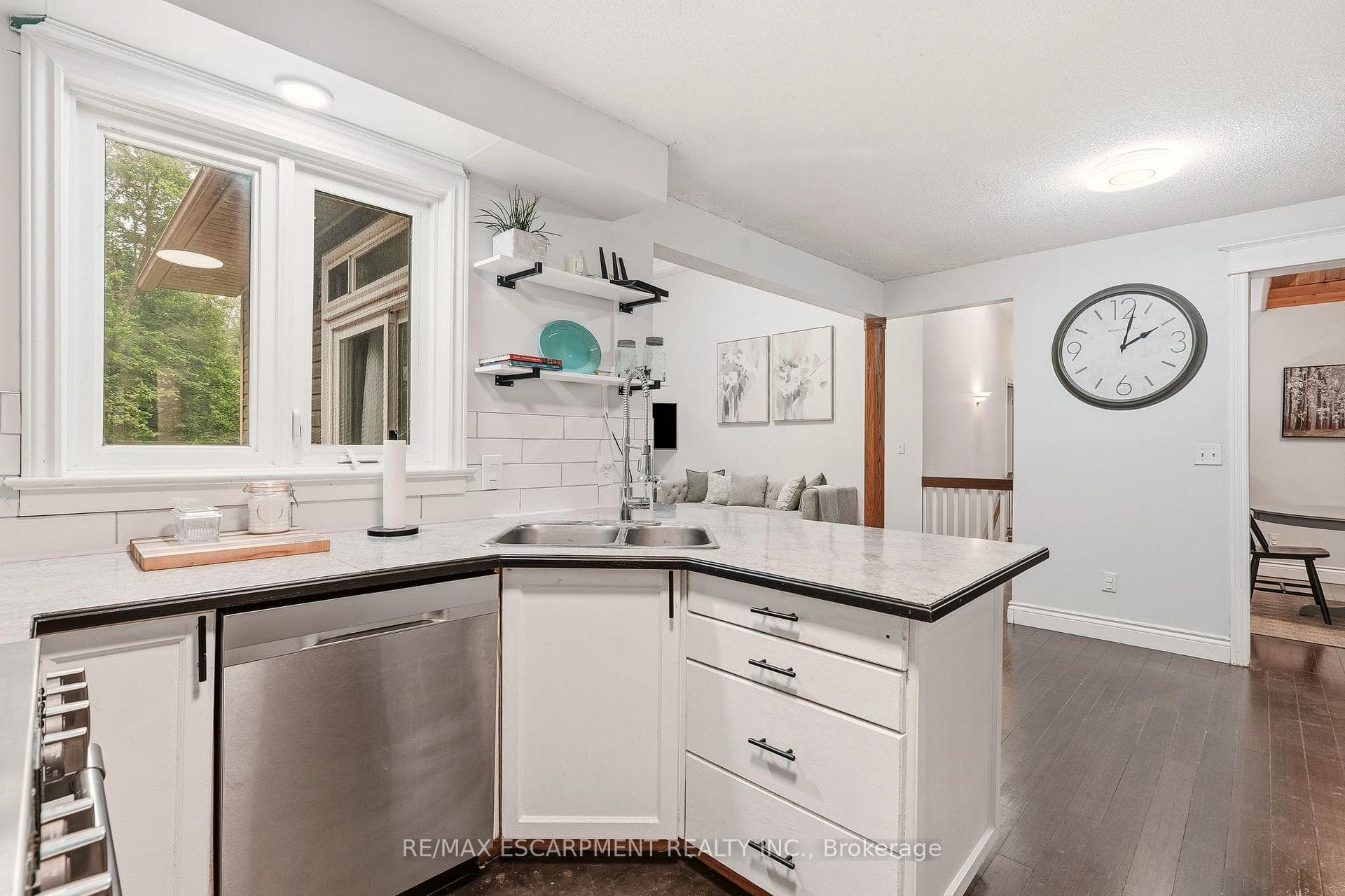 318 10th Concession Road E N/A photo 9