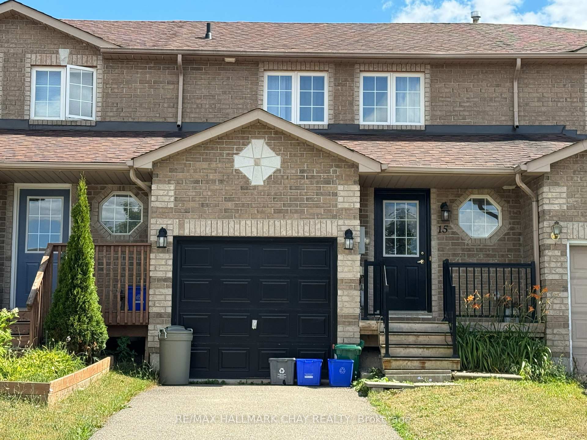 15 Coronation Parkway photo 1
