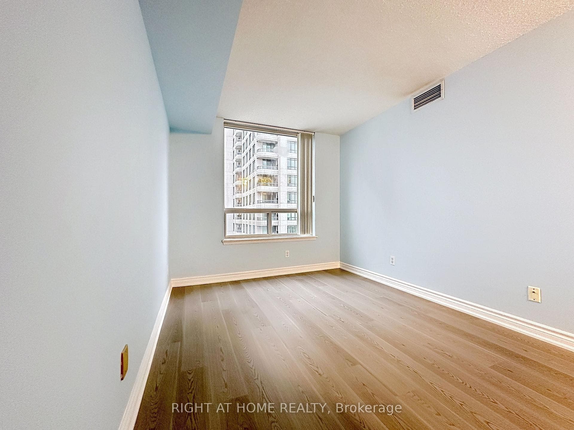 35 Empress Avenue Unit 2108 photo 4