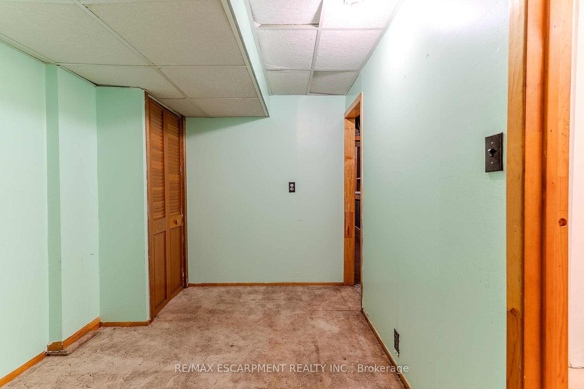 15 Queensbury Road photo 26