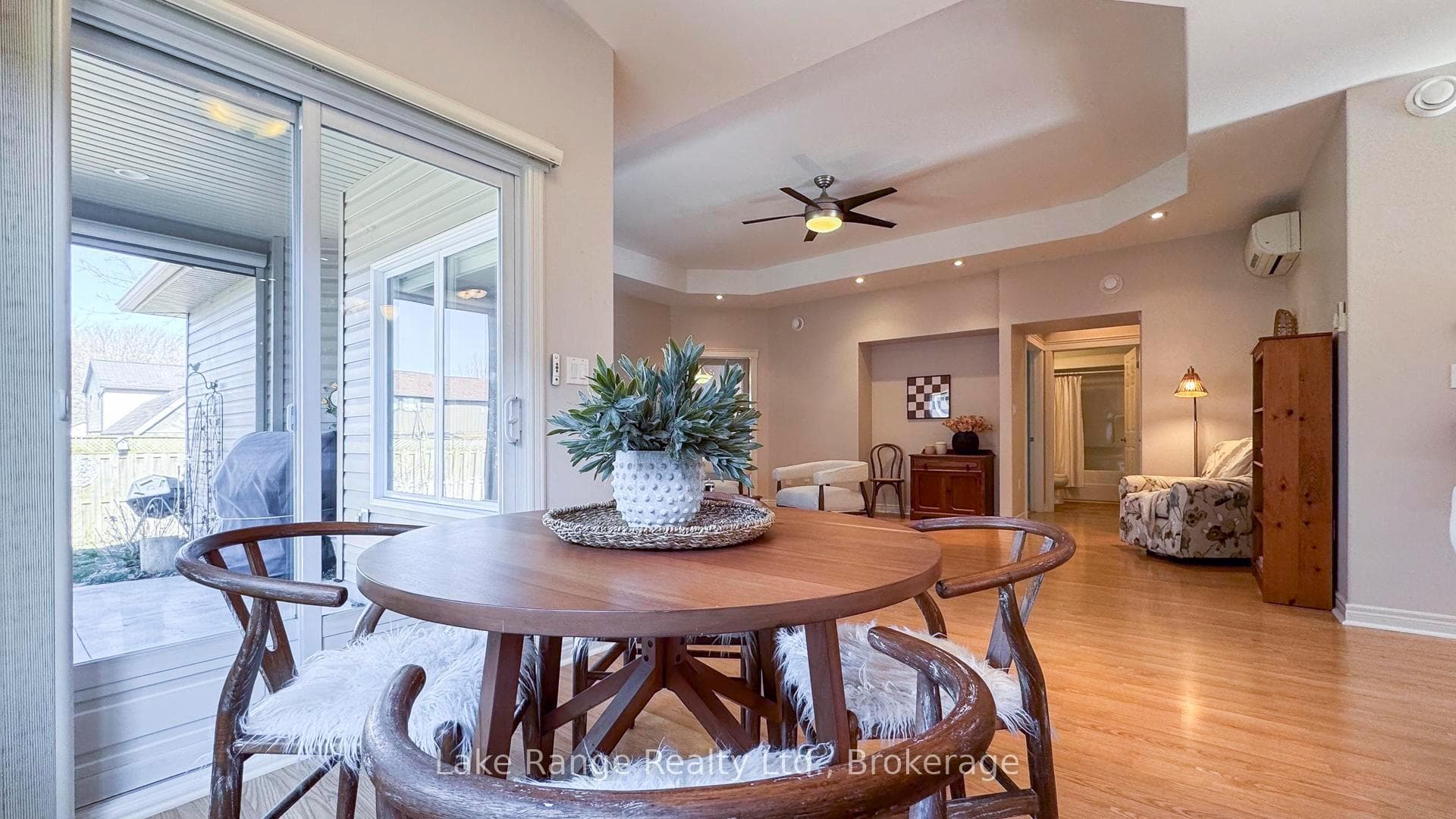 Breakfast nook