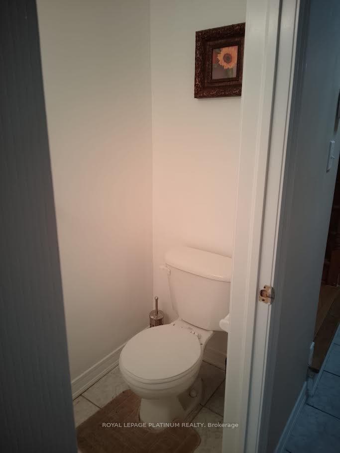 364 Krotone Crescent photo 17