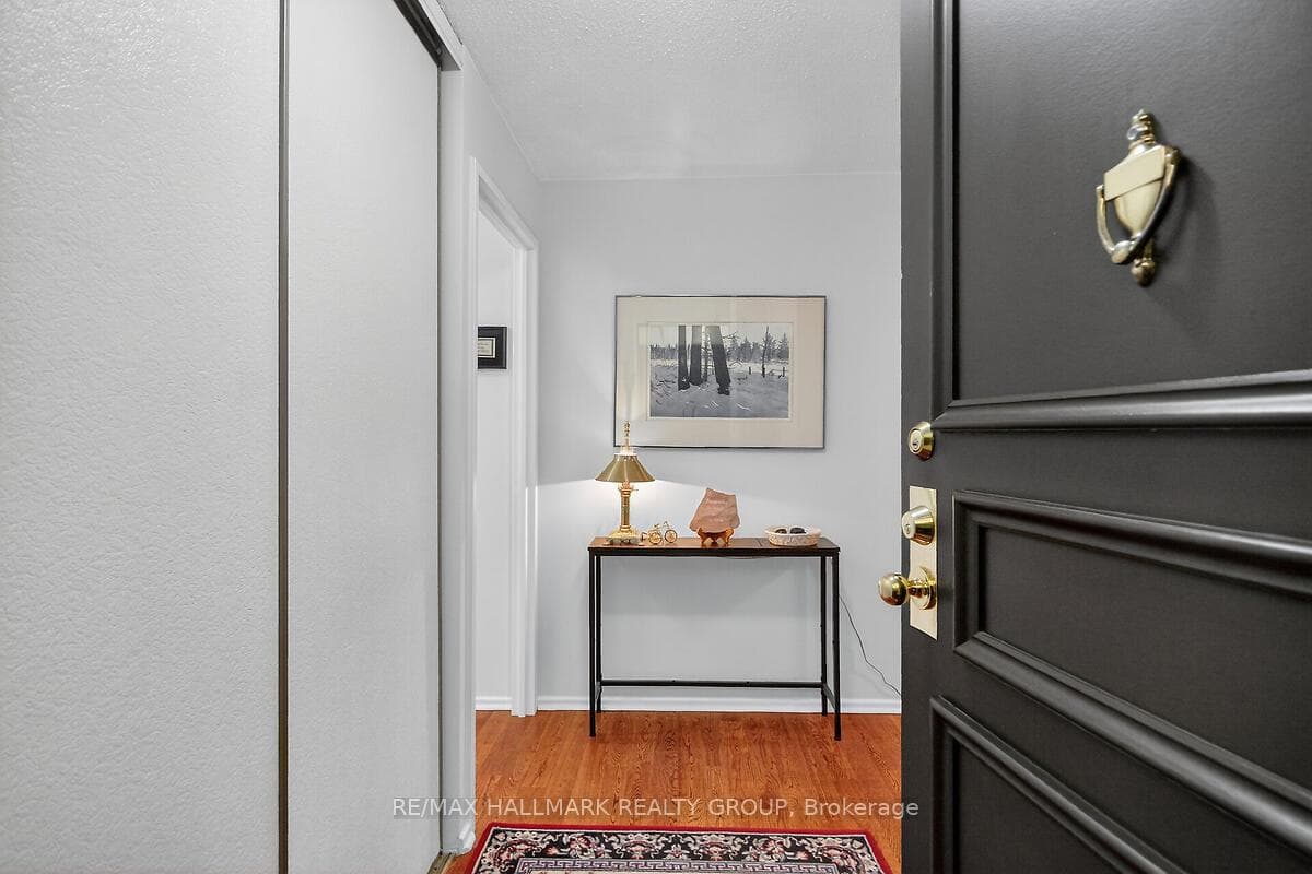 Foyer Entry to 208- welcome!
