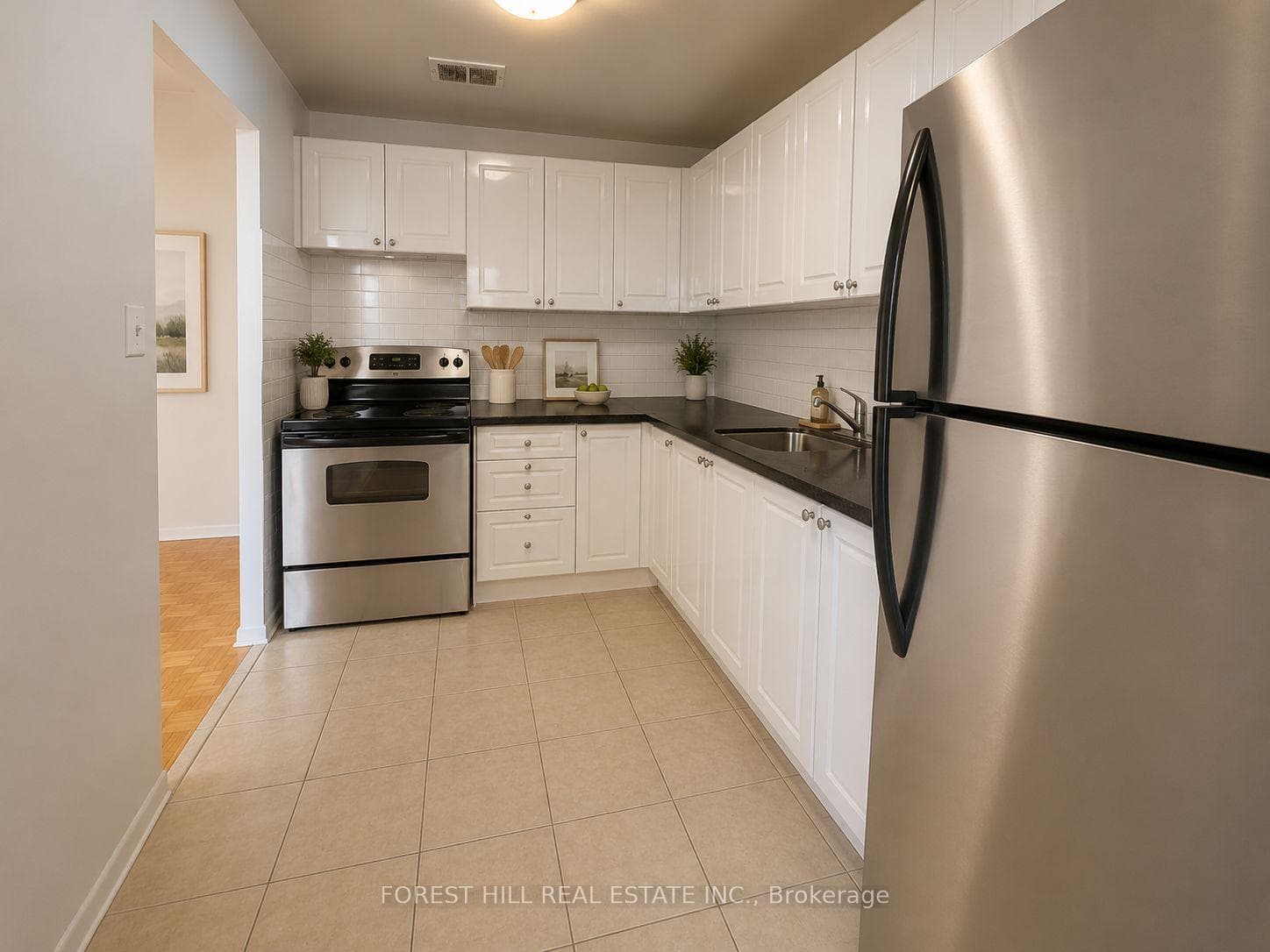 365 Kennedy Road Unit 810 photo 5