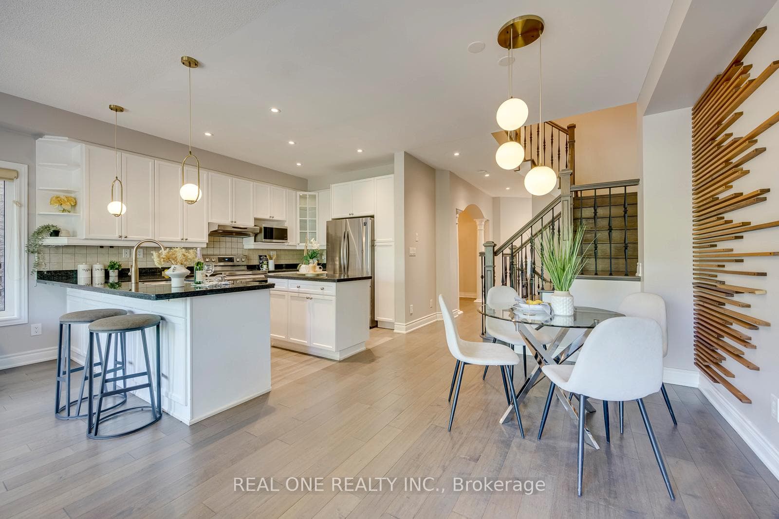 2379 Wasaga Drive photo 14