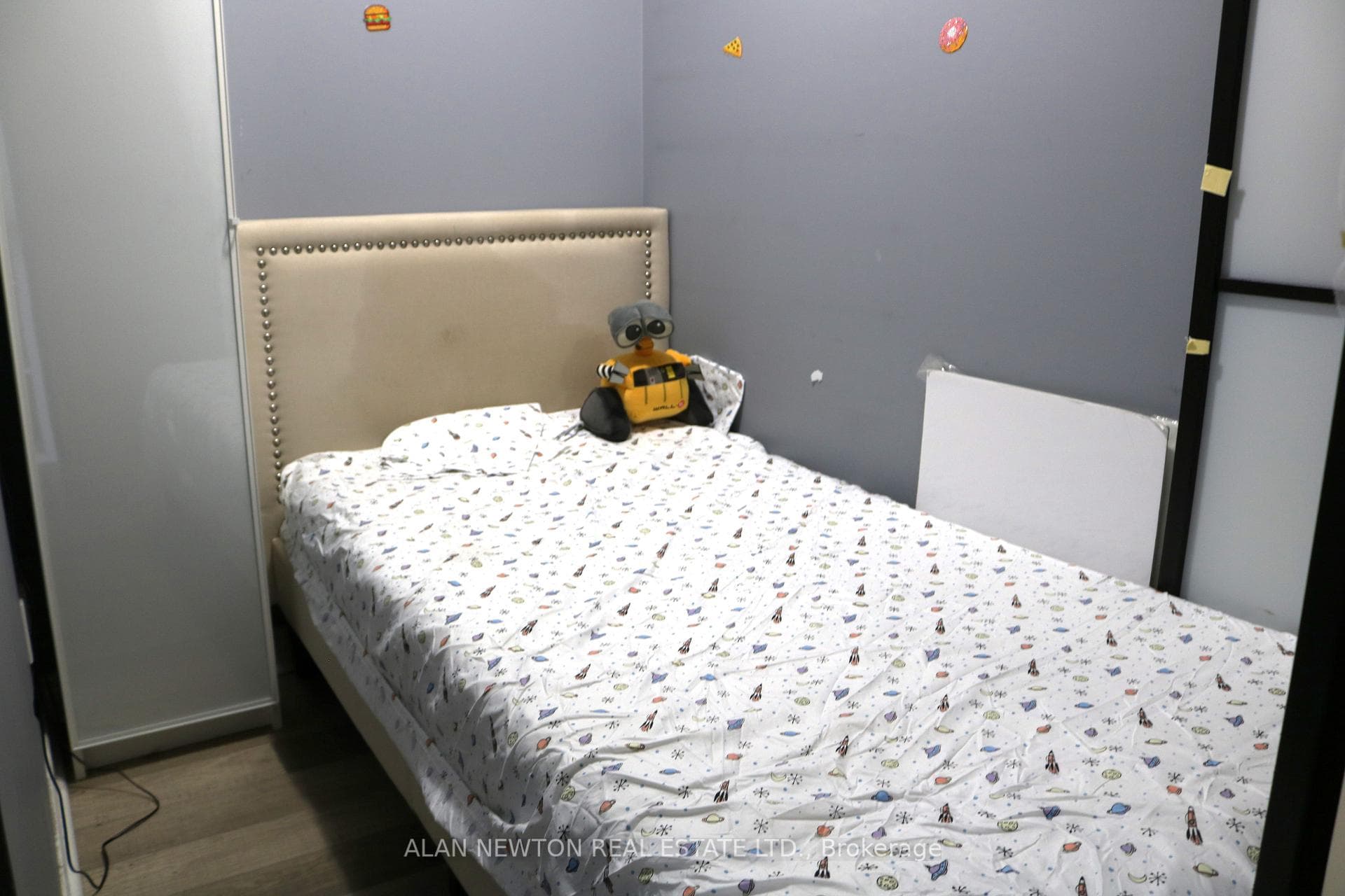 50 TOWN CENTRE Court Unit 2708 photo 11