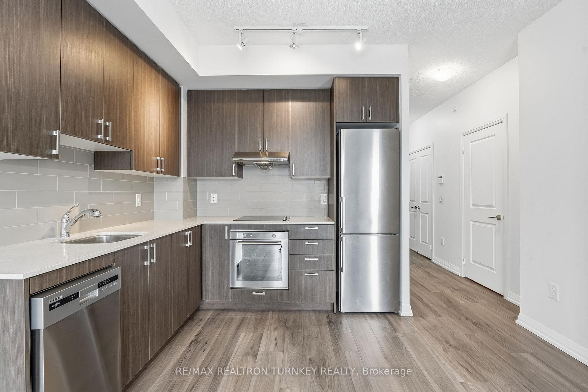 50 Ann O'Reilly Road Unit 409 photo 6