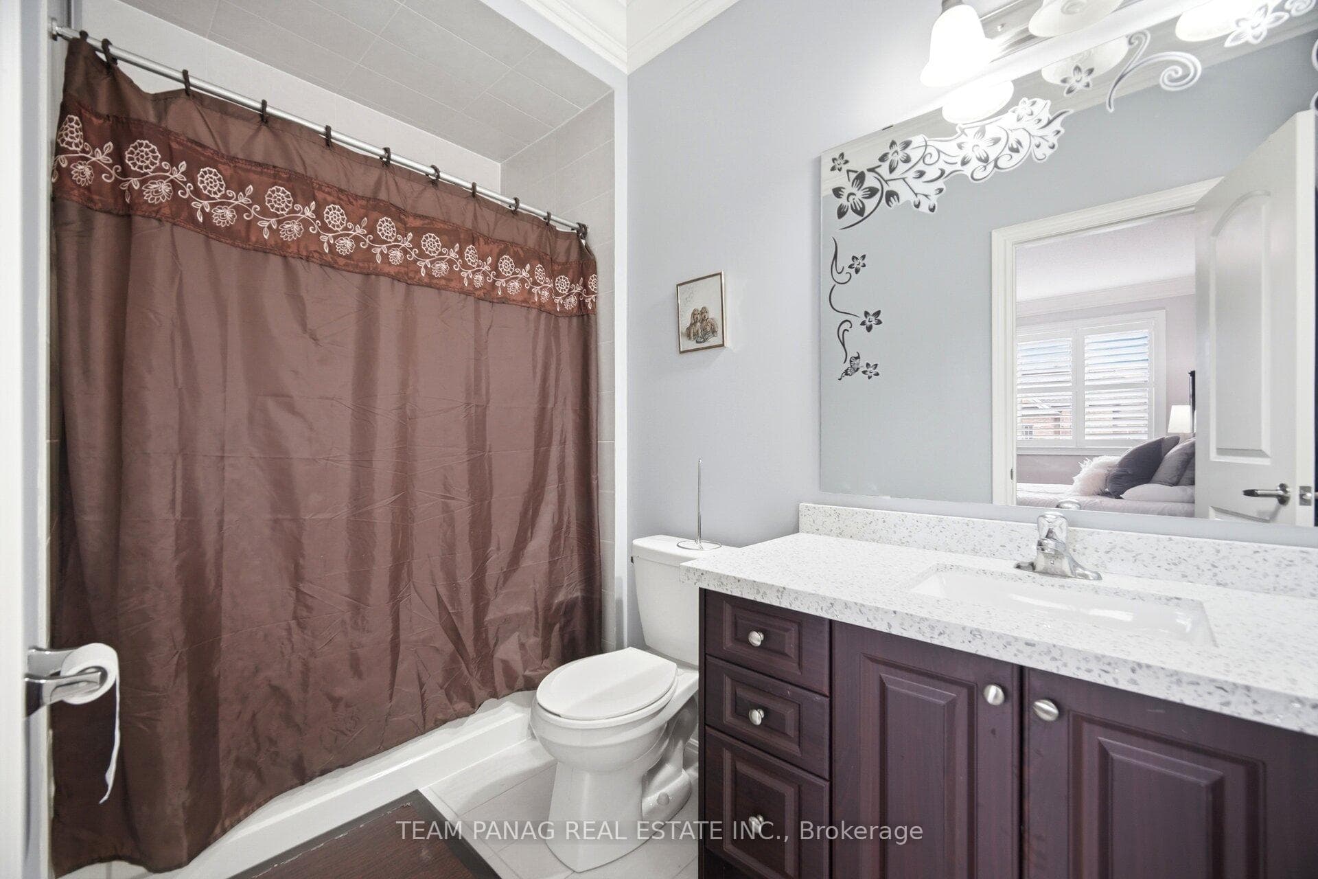 19 Falkland Road photo 29
