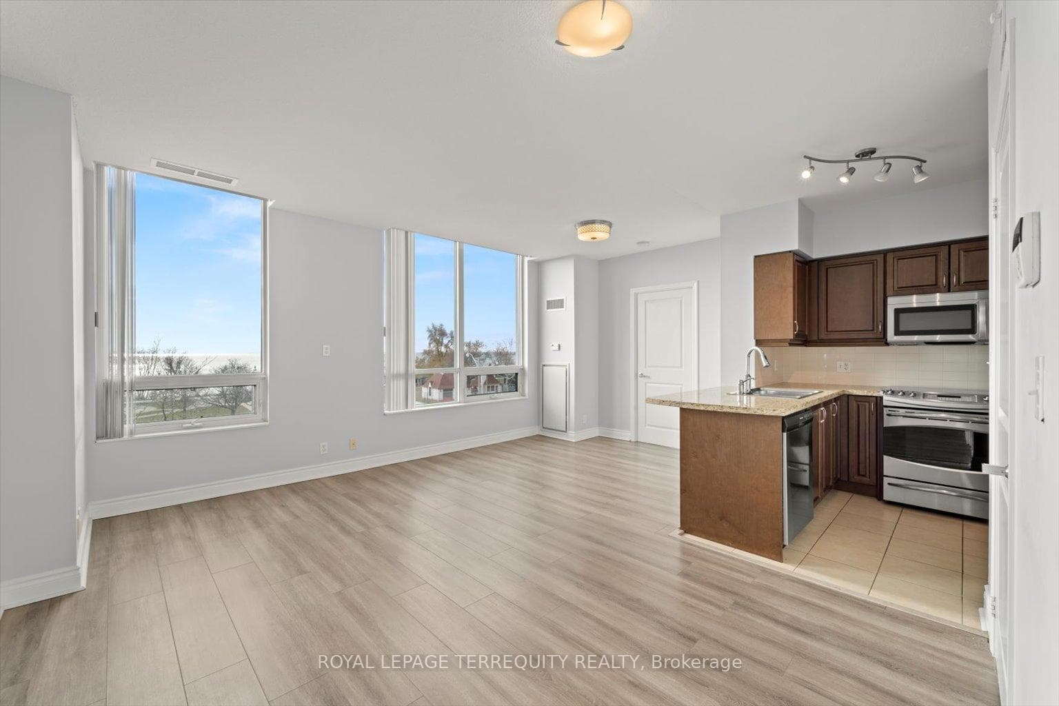 1900 Lake Shore Boulevard Unit 403 photo 3