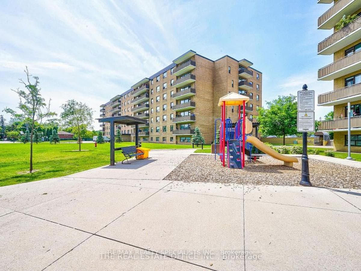80 Esther Lorrie Drive Unit 301 photo 38