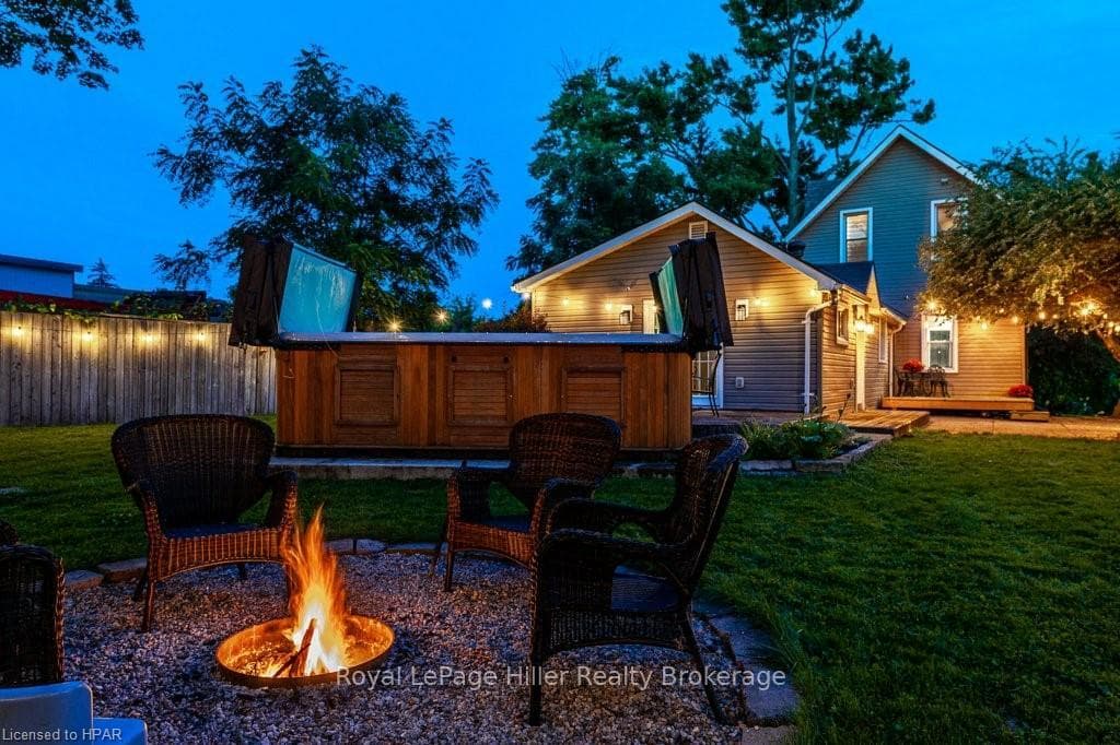 20 WHYTE Avenue photo 33