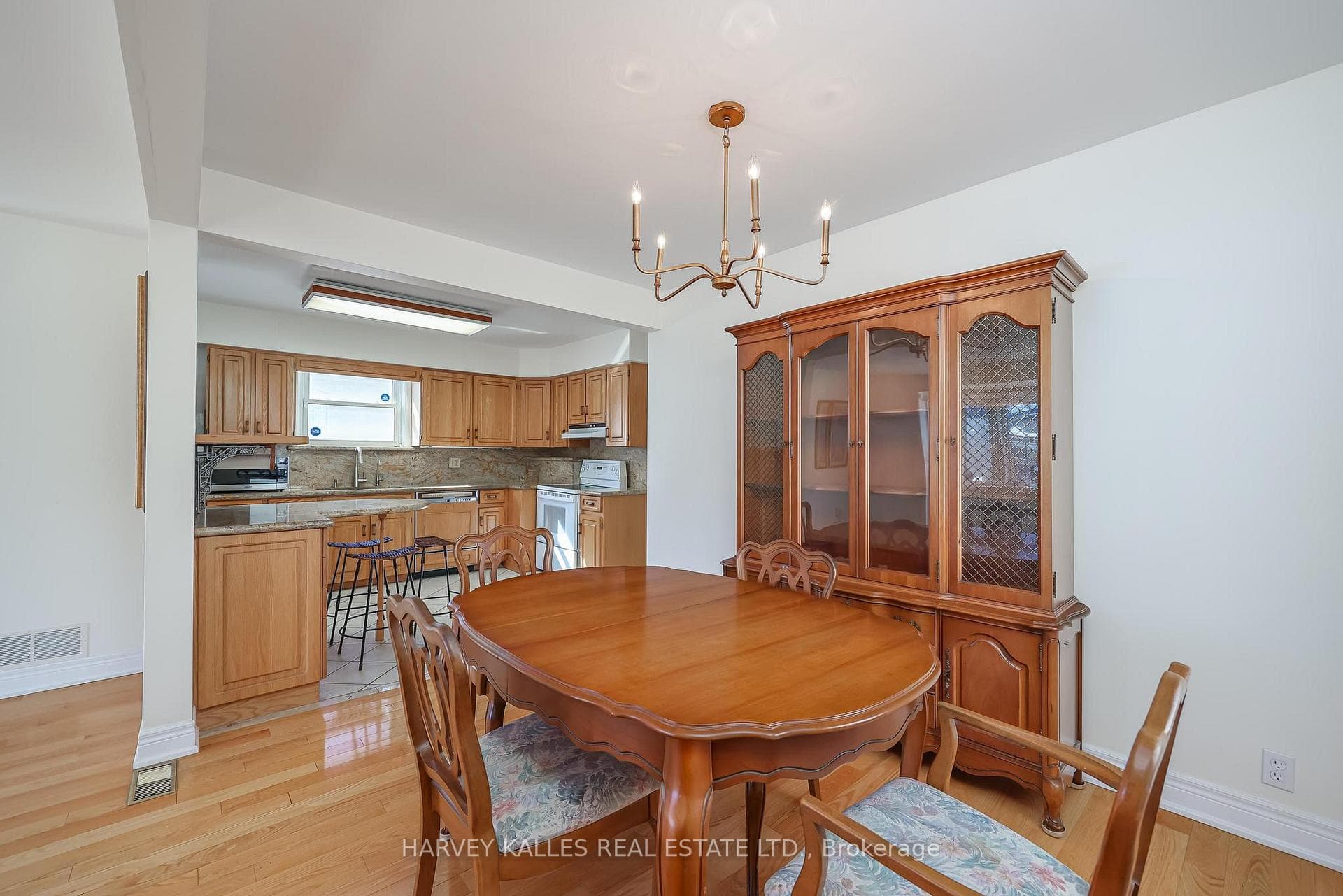 380 Brooke Avenue photo 7