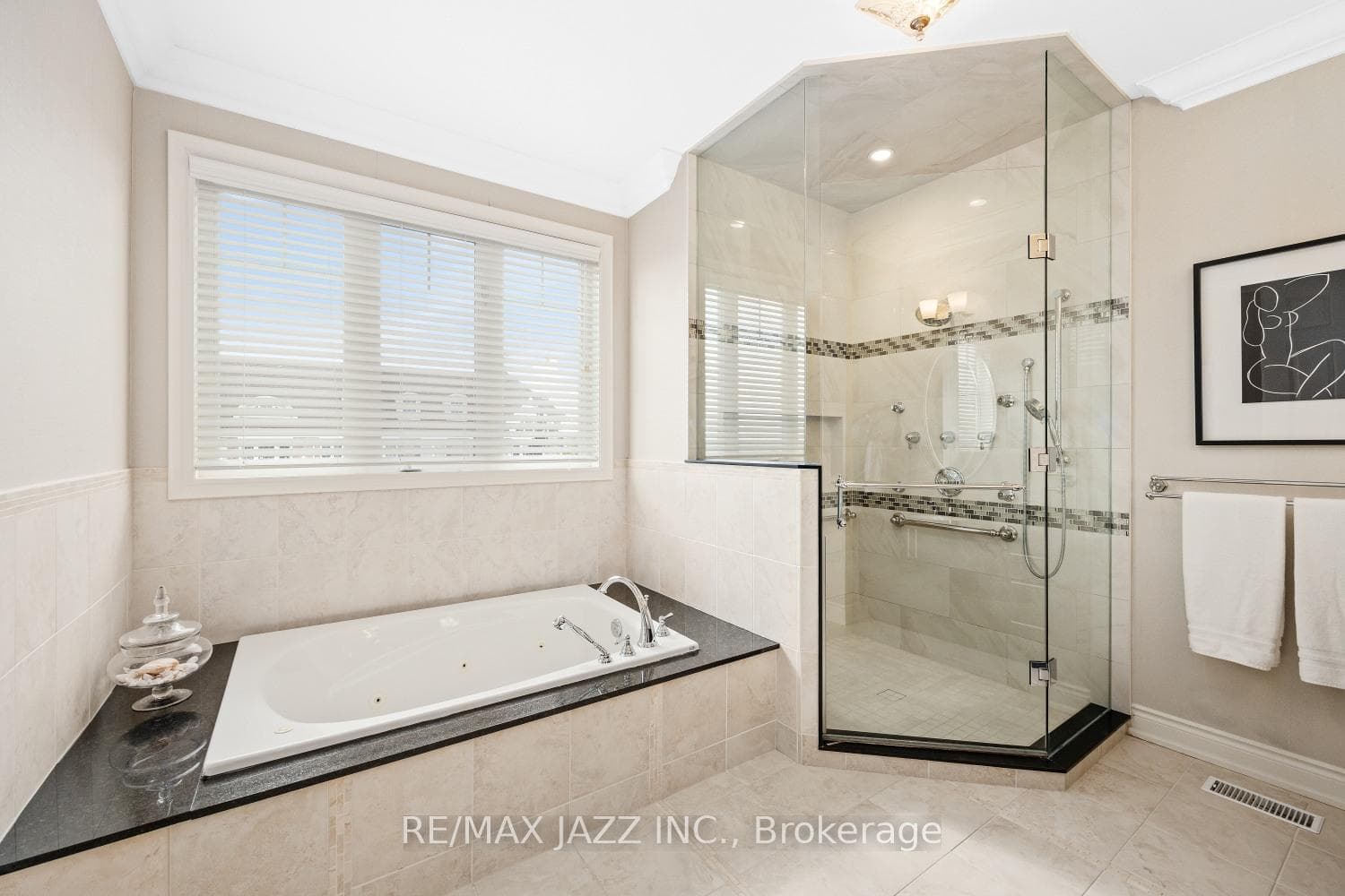 365 Lakebreeze Drive Unit Unit 1 photo 20